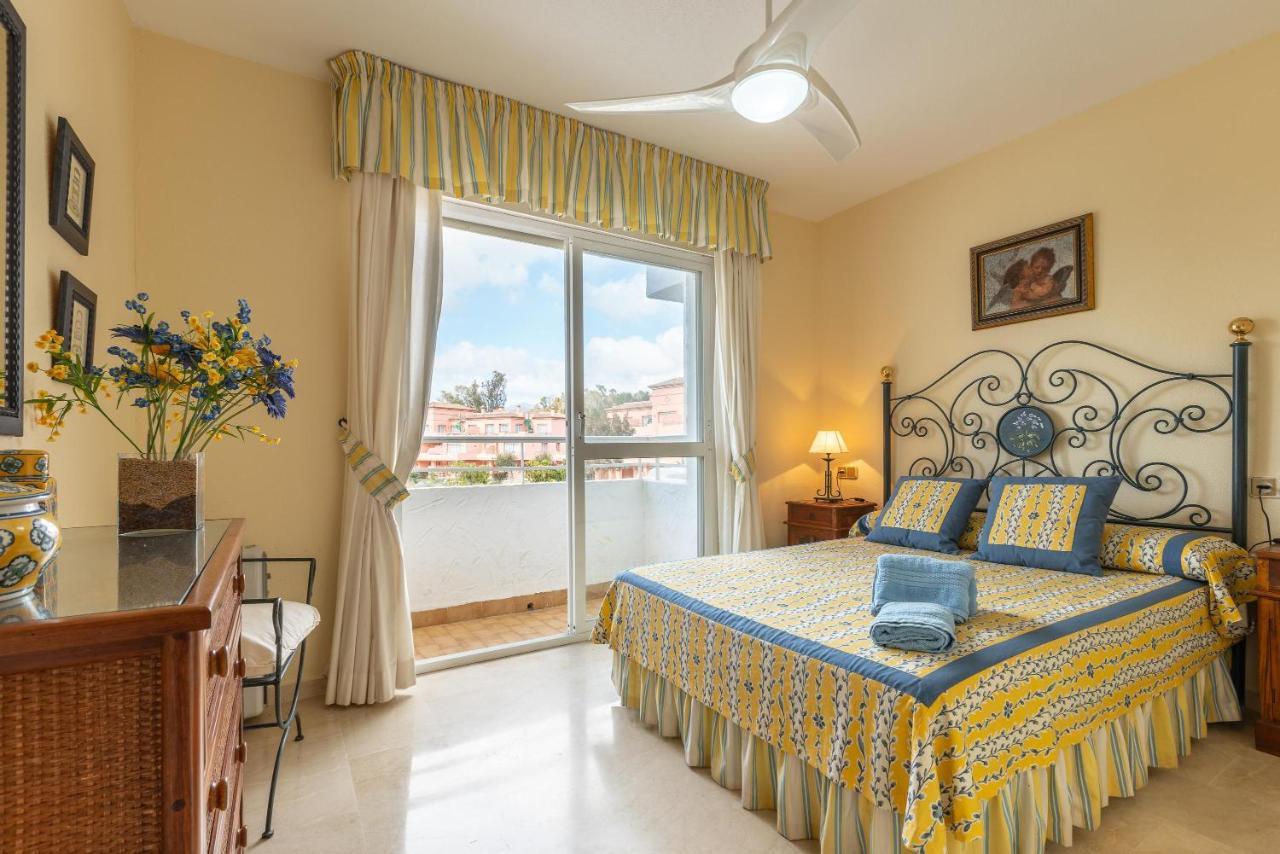 Las Chapas Lägenhet Marbella Exteriör bild